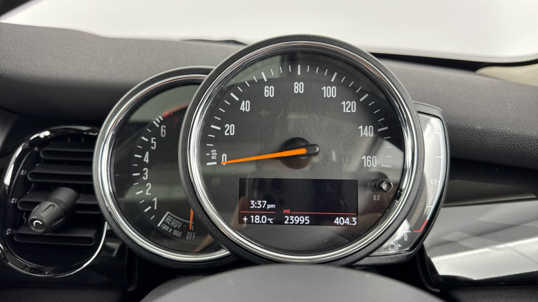 MINI Hatchback 1.5 Cooper Classic 3dr Auto Petrol Hatchback